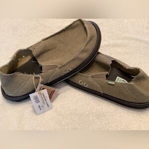 NWT SANUK MENS SLIP ON LOAFERS SIZE 13